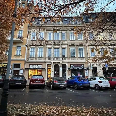 Bohemia Apartment *